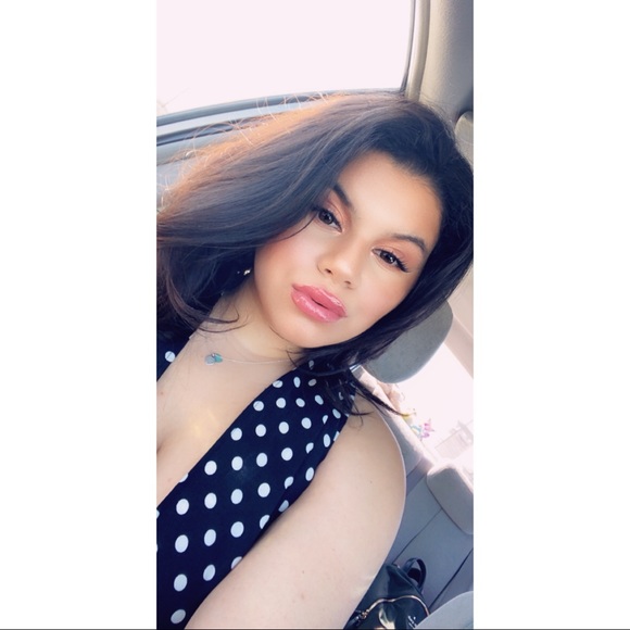 Meet your Posher, Gabrielle - Picture 1 of 1